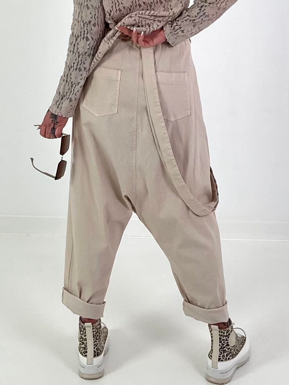Baggy Hose mit Überwurf - beige