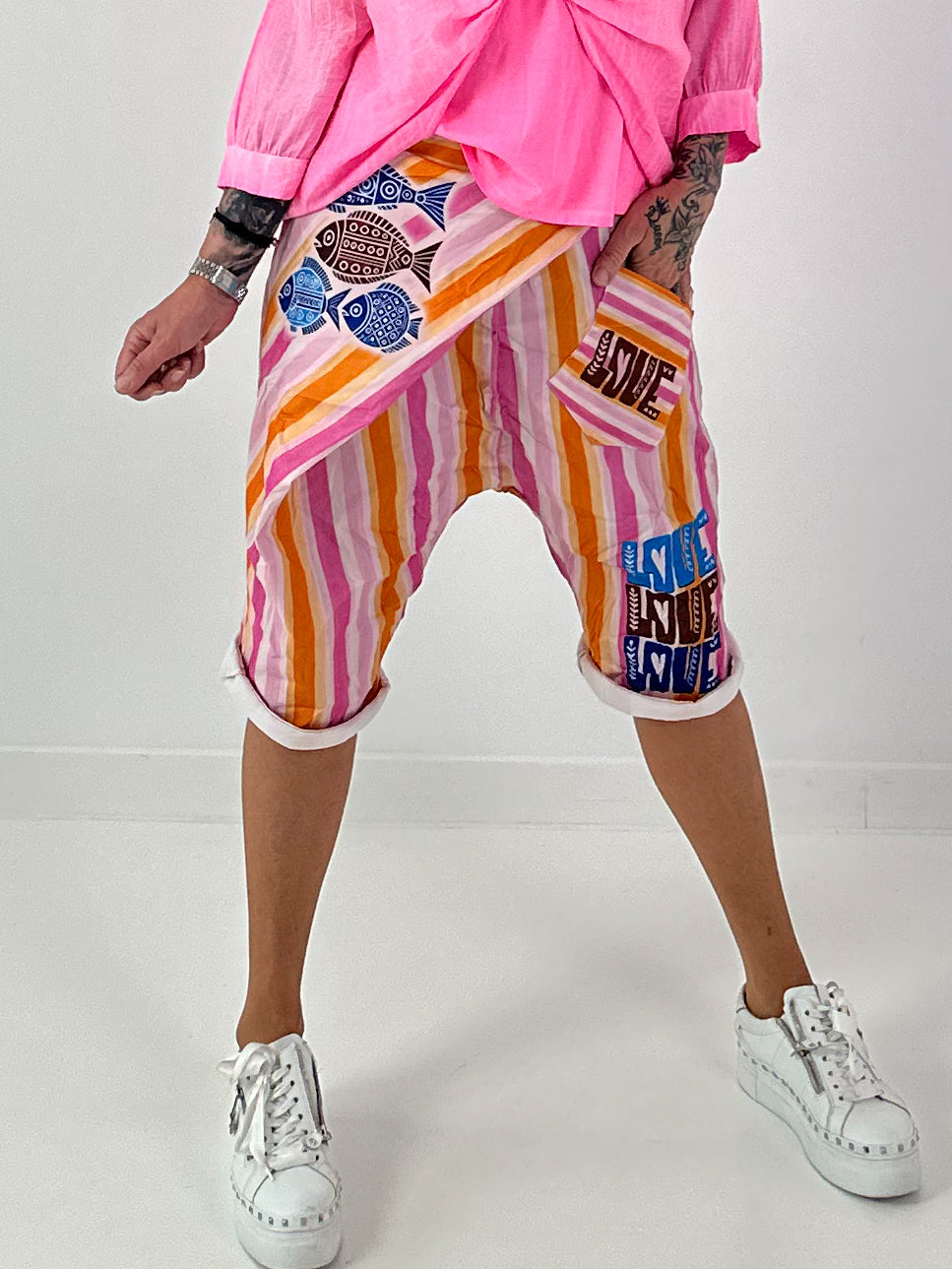Short baggy shorts with overlap - beige
