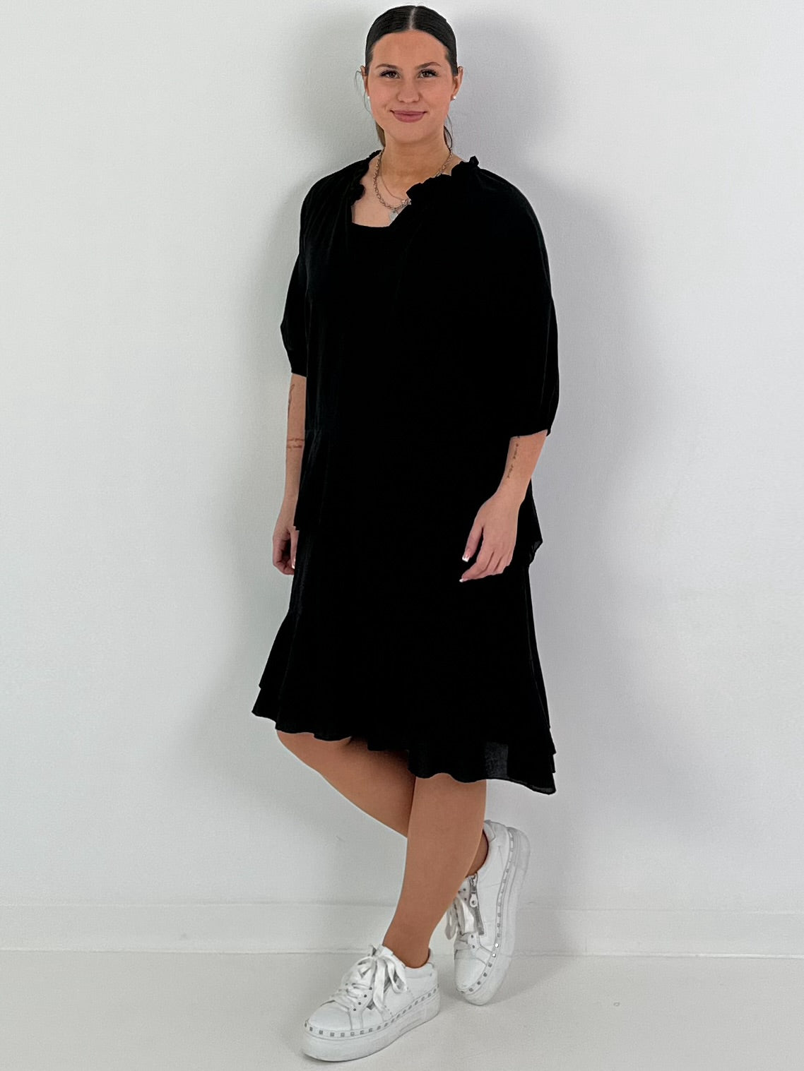 Kleid mit Unterziehtop und Volants - schwarz
