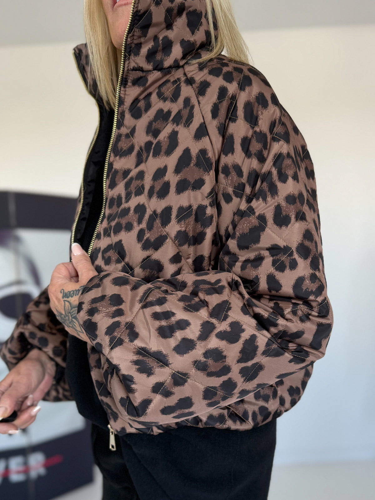 Puffy-Bomberjacke im Leo-Look - taupe-mehrfarbig