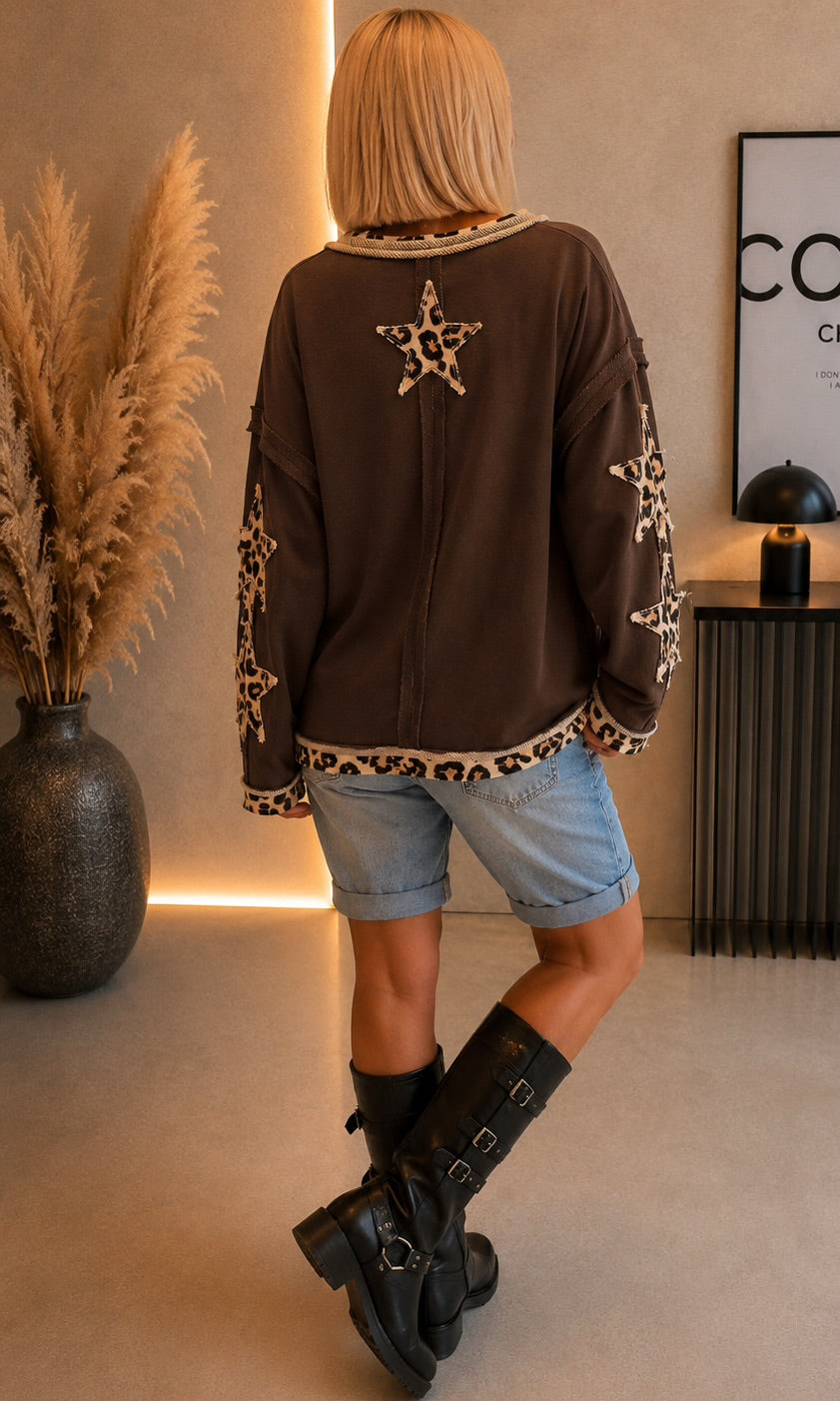 Sweatshirt mit trendigen Leo Sternenelementen - mokka
