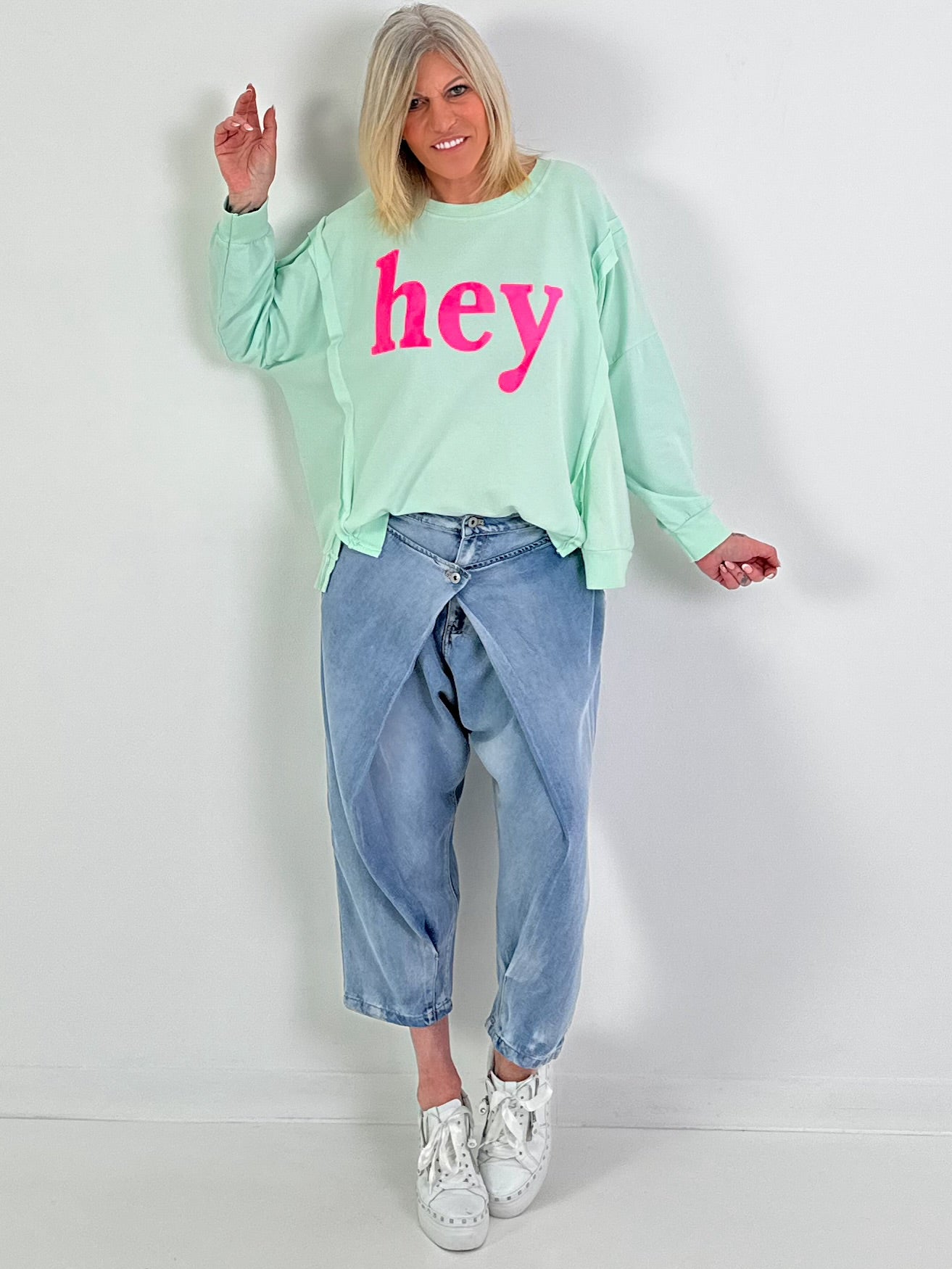 Sweater model "hey" - watergreen
