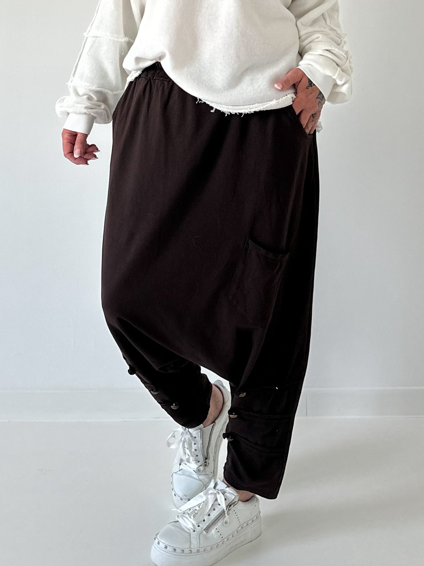 Haremhose mit Knopfdetails - mokka