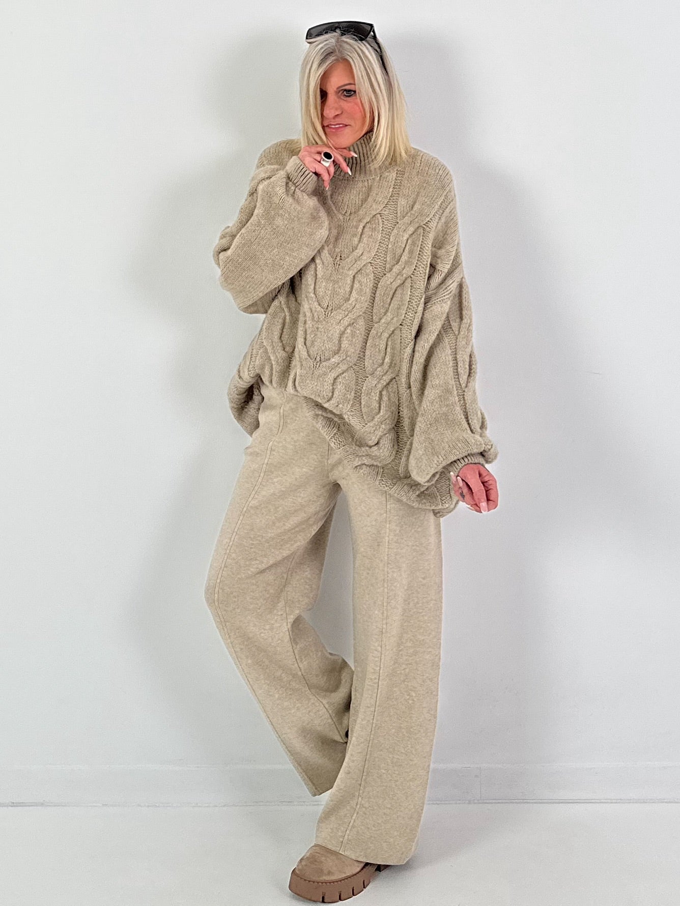 Lässiger Pullover mit Zopfmuster Modell "Pure Cable" - taupe