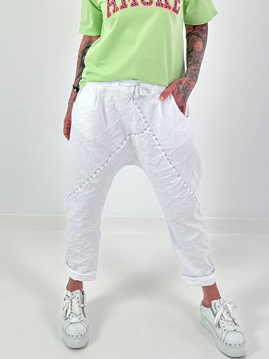 Baggy mit Nieten-Details - weiss