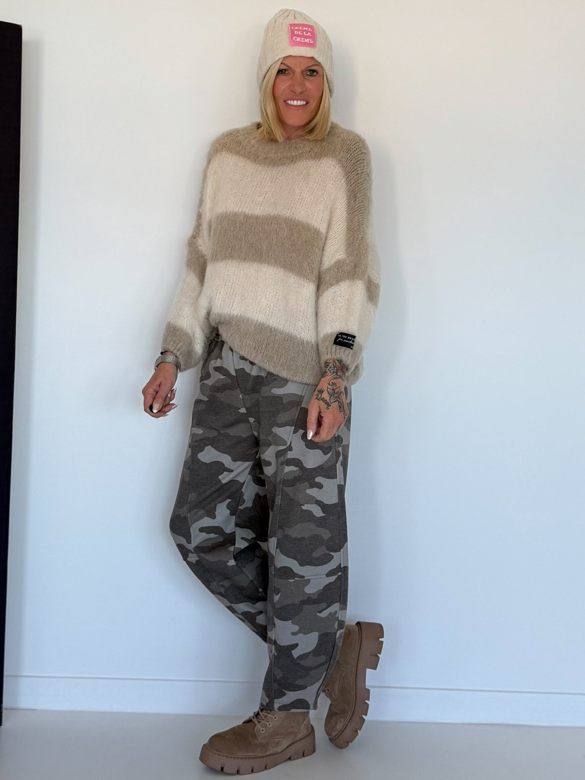 Snuggly sweater with stripes - beige-taupe