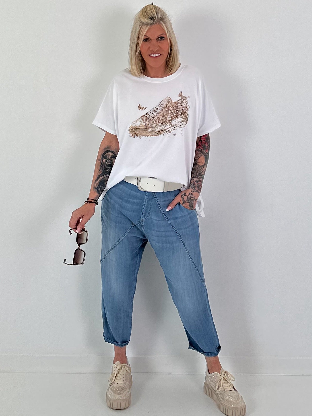 T-Shirt mit Schuhprint - weiss-beige