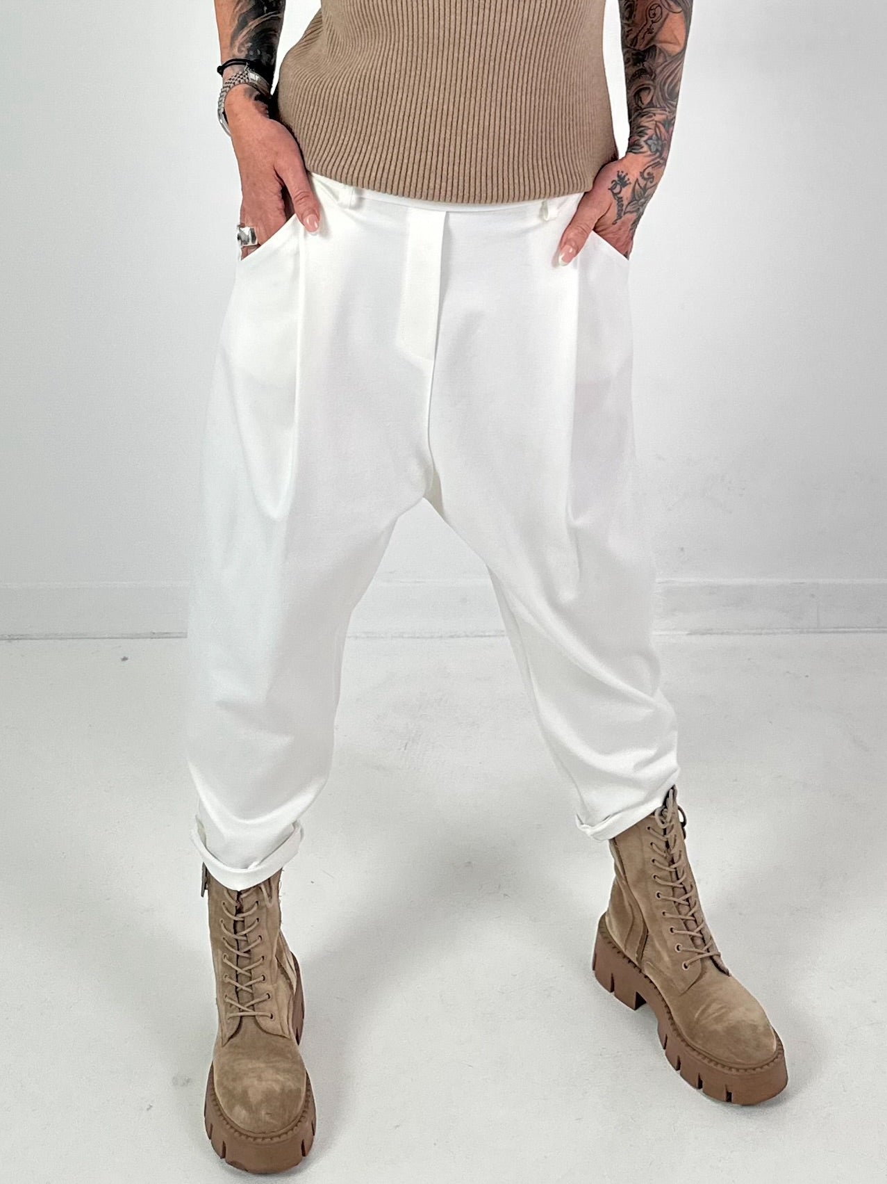Baggy broek model "Effortless Ease" - wit