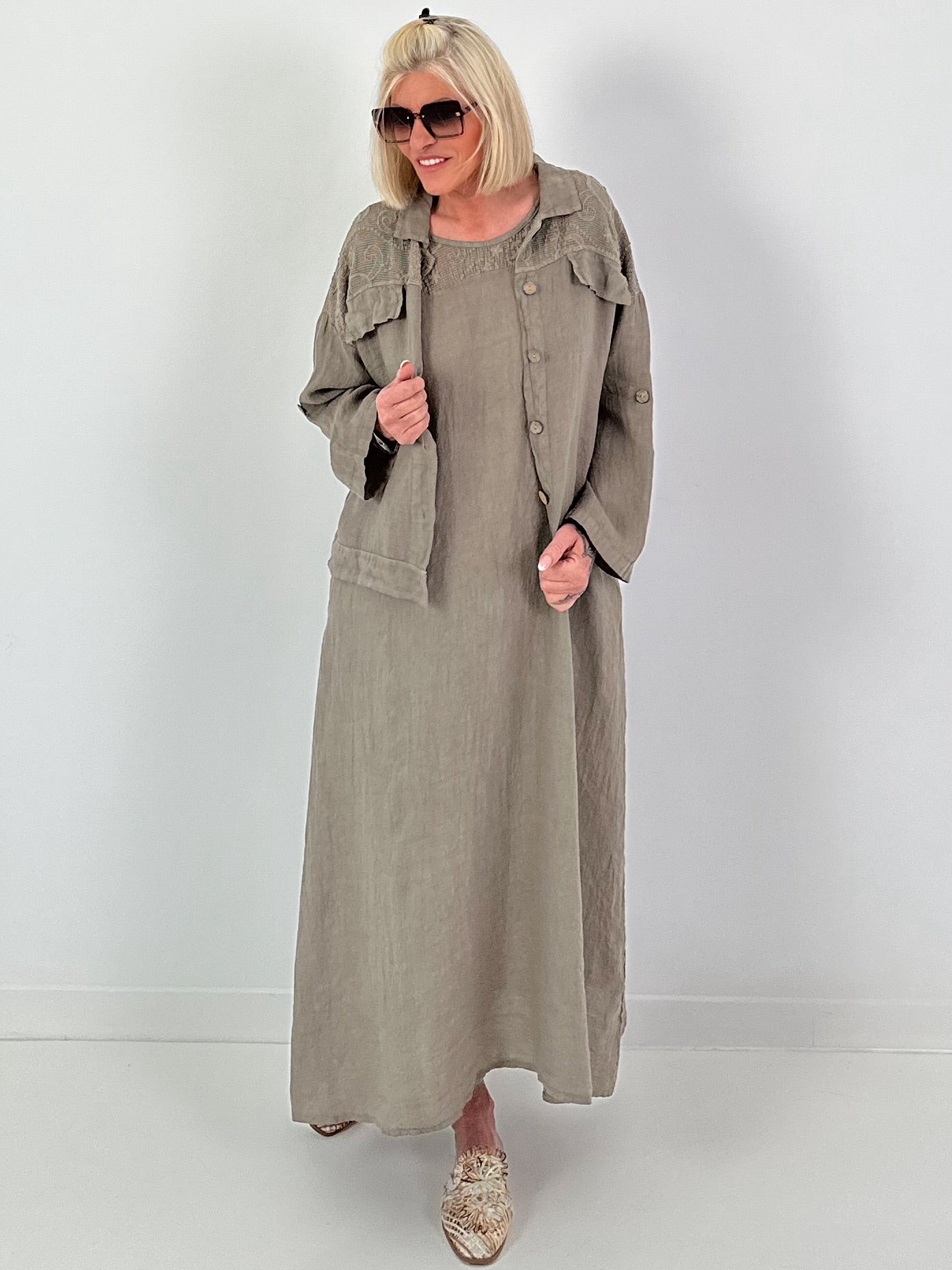 Leinen Jäckchen mit Häkeleinsatz - taupe