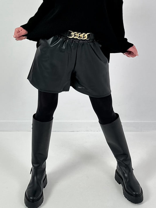 Leather-look shorts, model "Chain Affair" - black