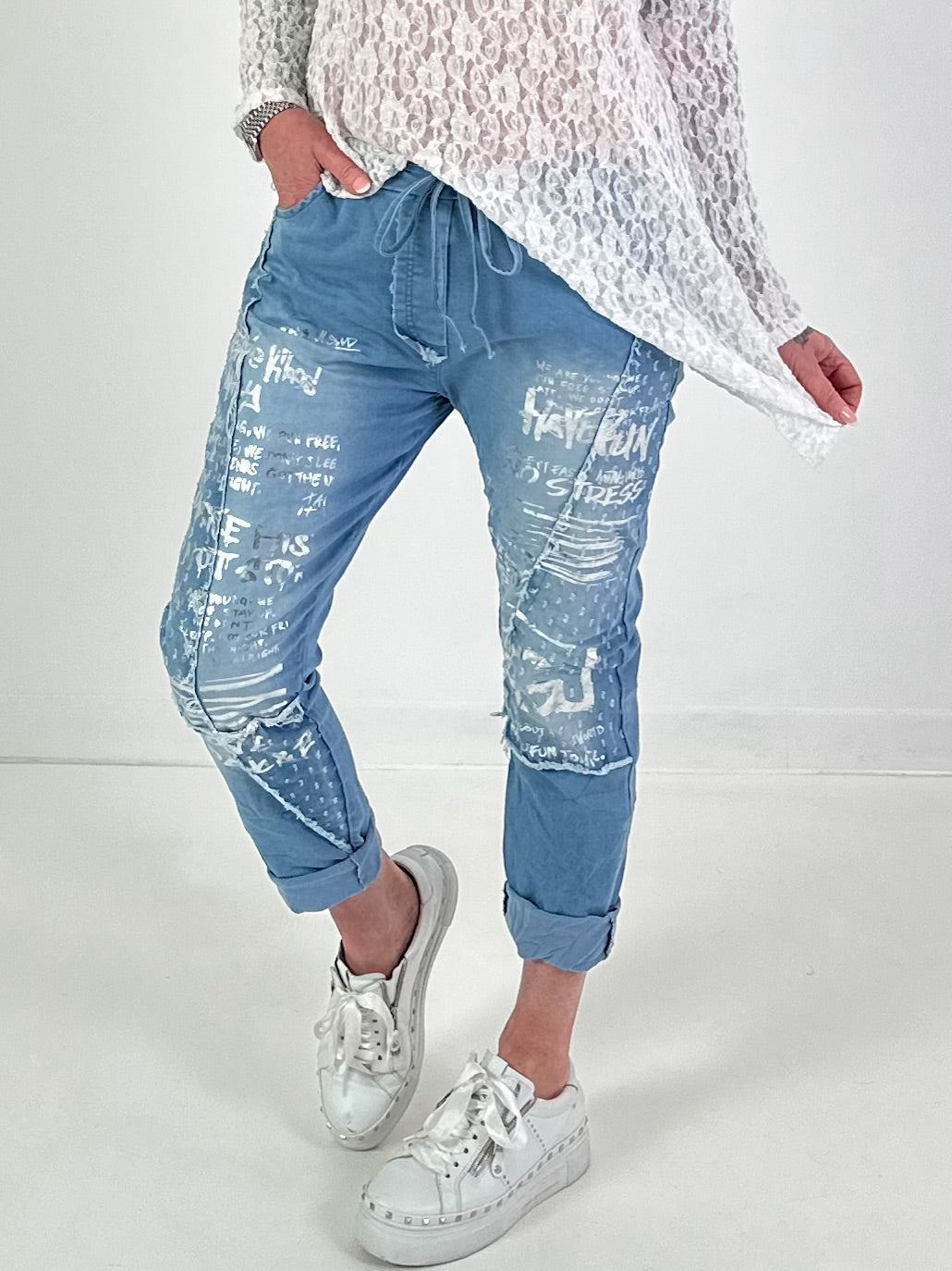 Jeans met veel details - lichtblauw - gebruikt