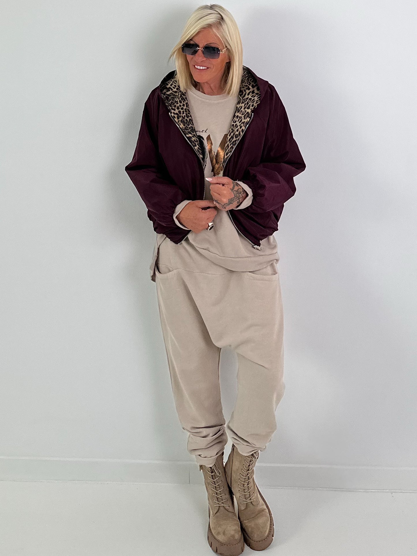 2 in 1 Jacke mit Leo-Print - burgunda