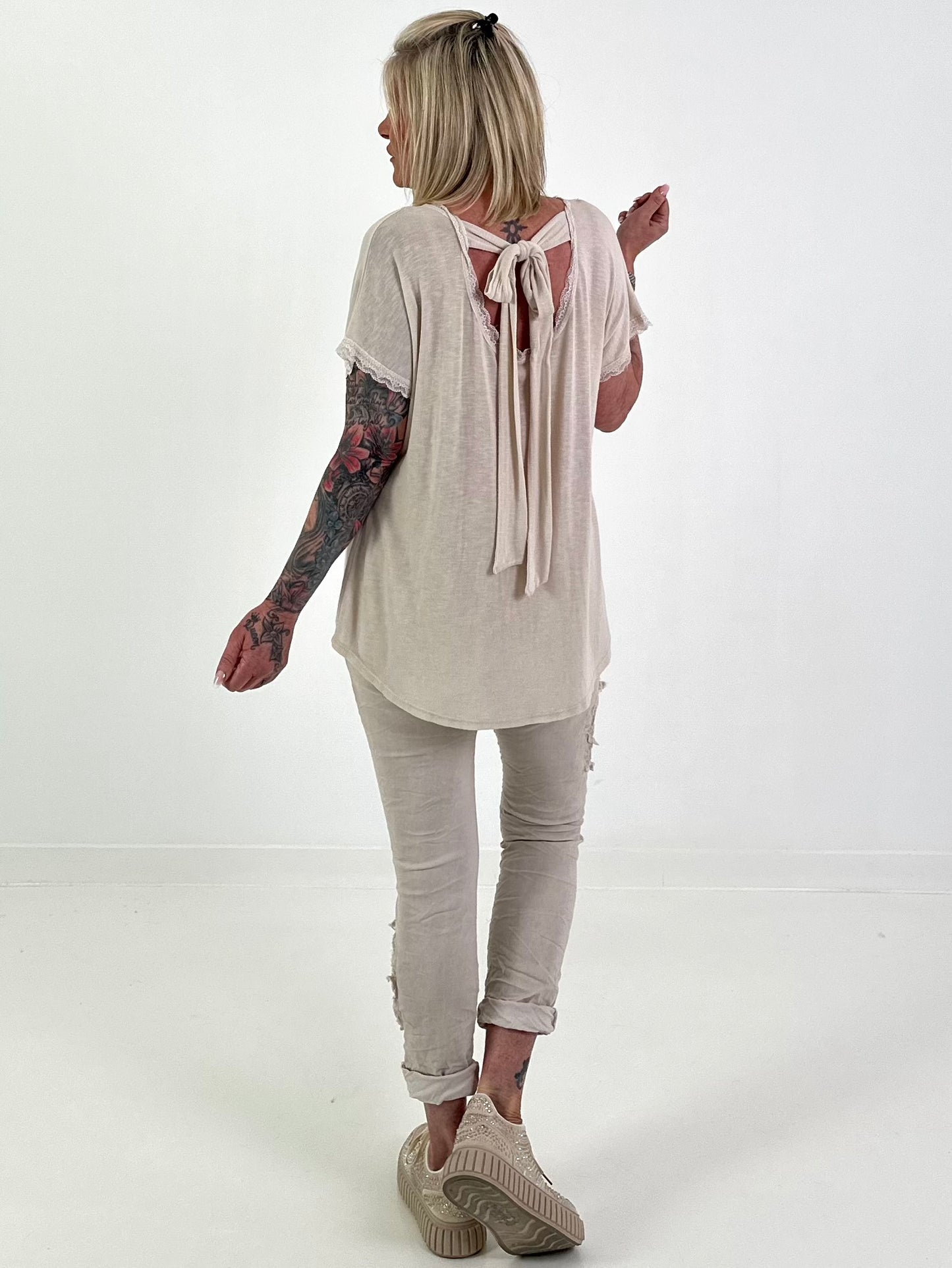 T-Shirt mit Rückenschleife - beige