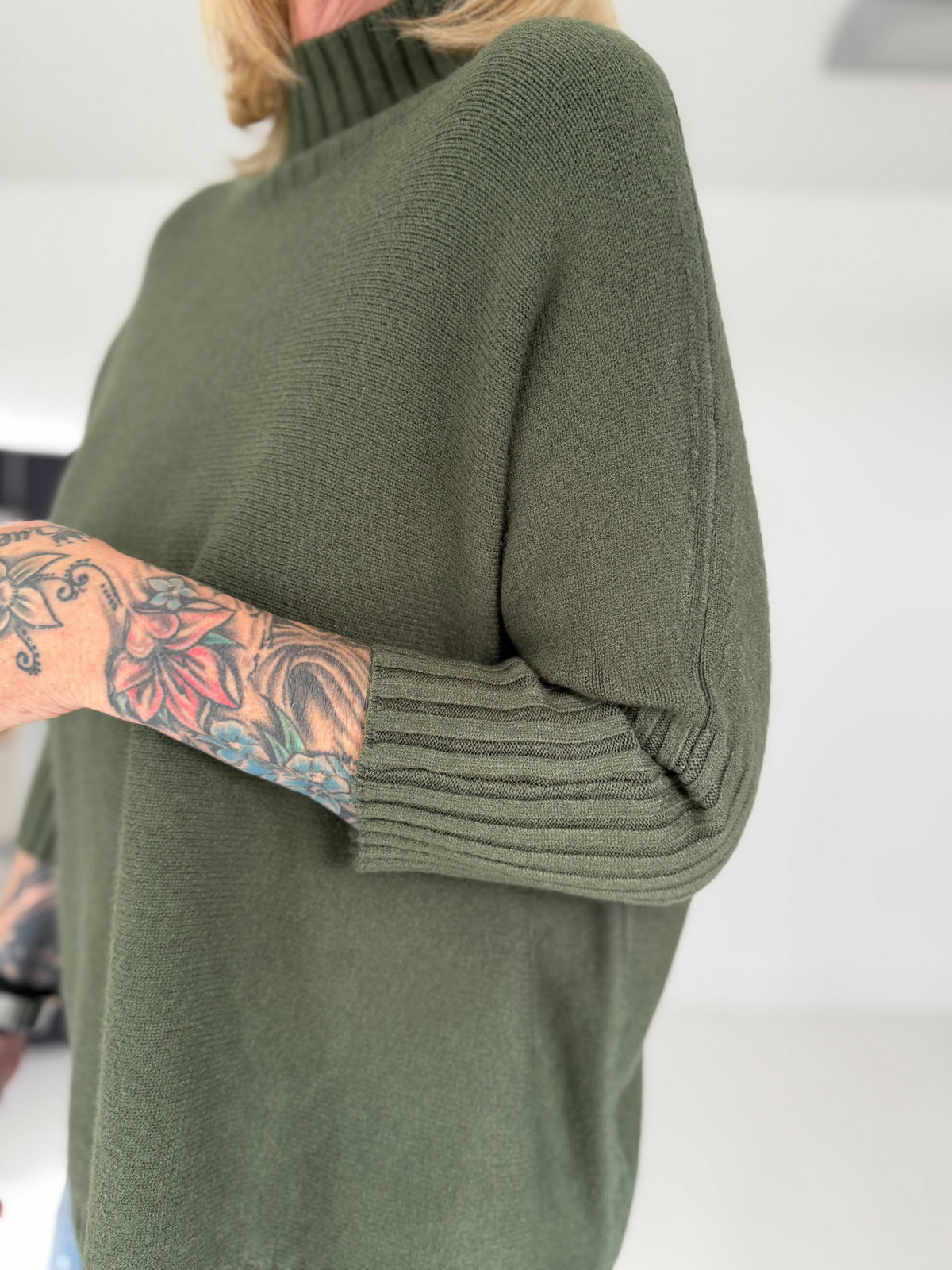 Strickpullover mit Turtleneck - oliv