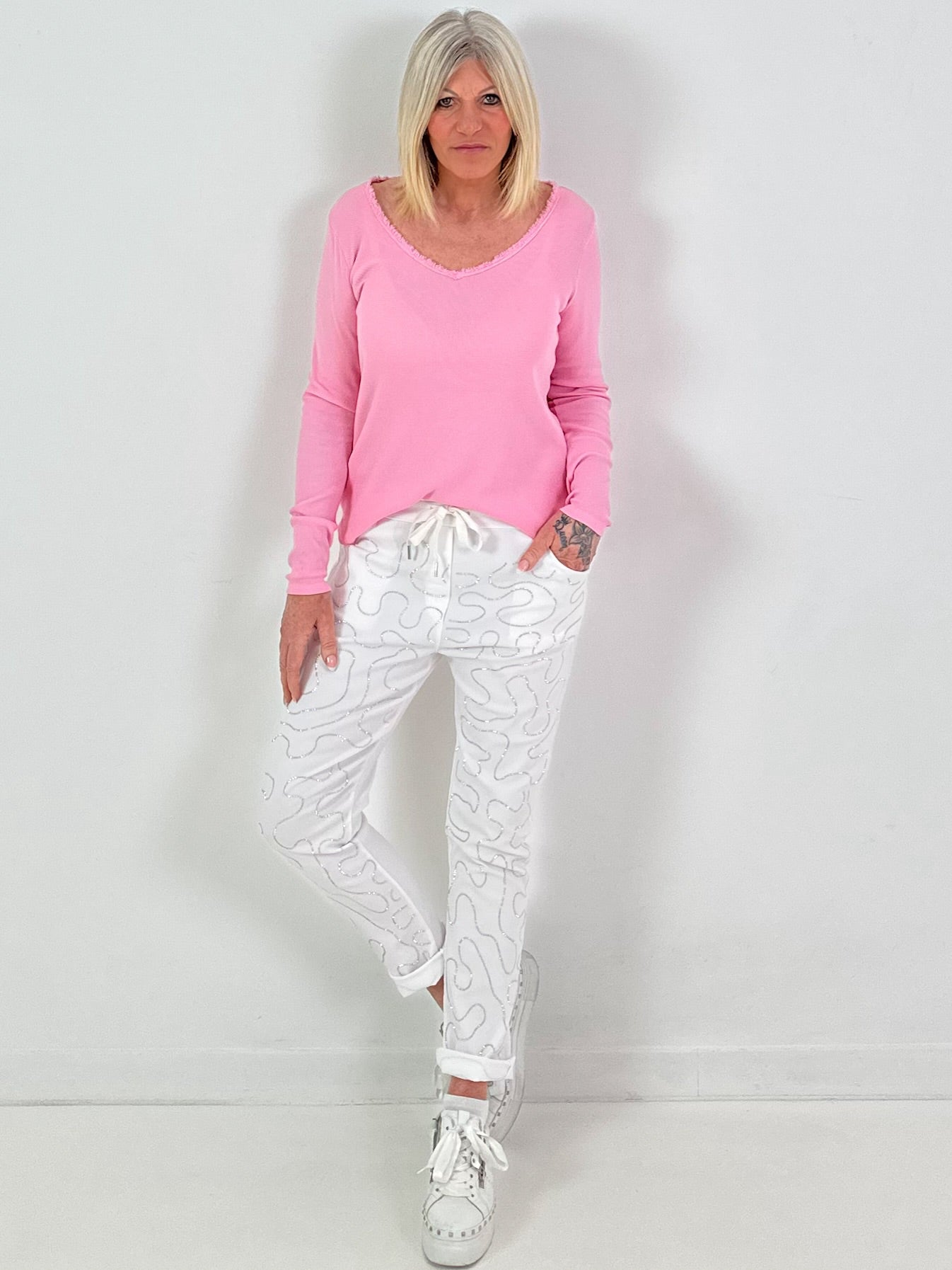 Ripp-Shirt Modell "Sweet Fringe Vibes" - rosa