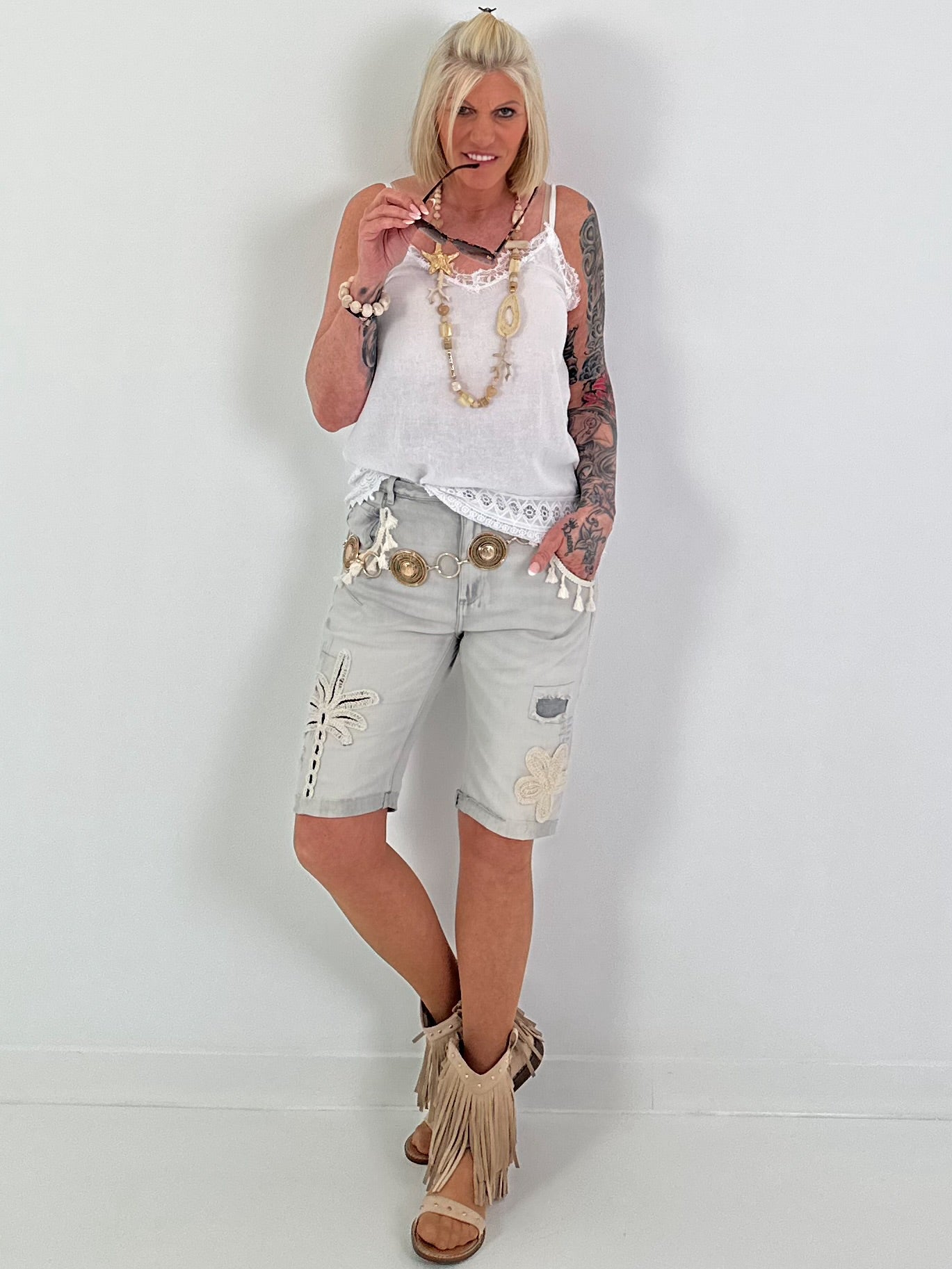 Top with lace and crochet details - white