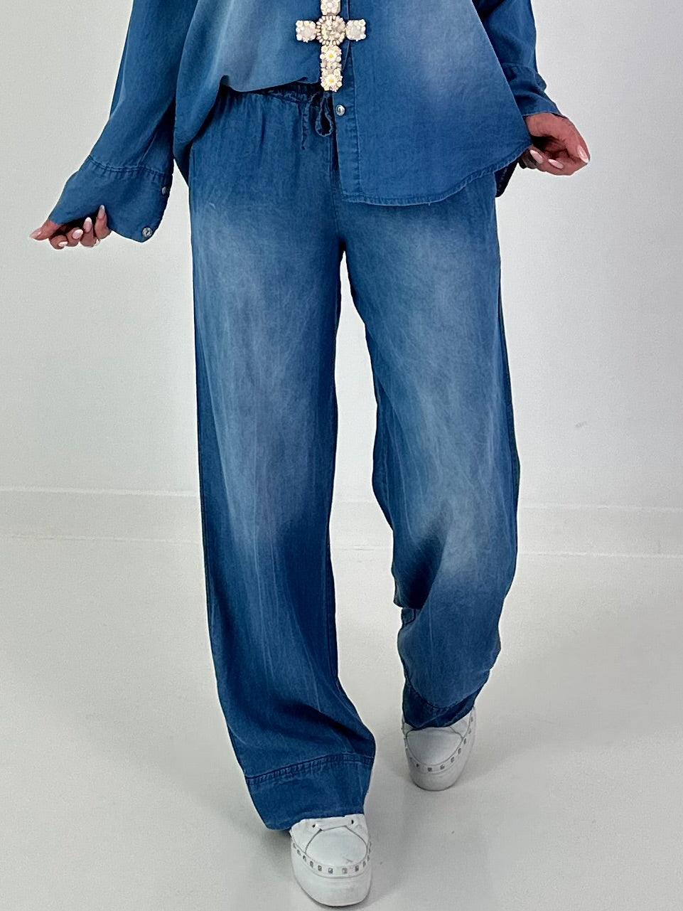 Light-wash, wide-leg jeans - dark blue