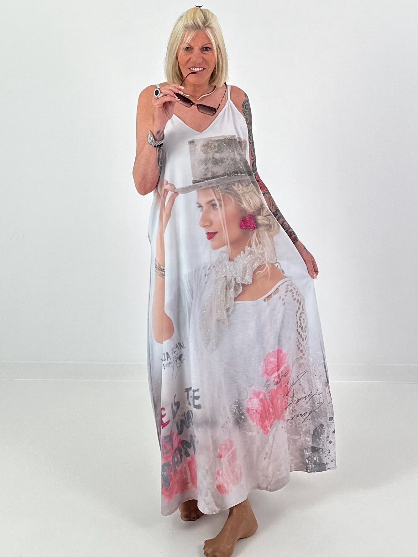 Long dress with print motif and side pockets - grey-multicoloured