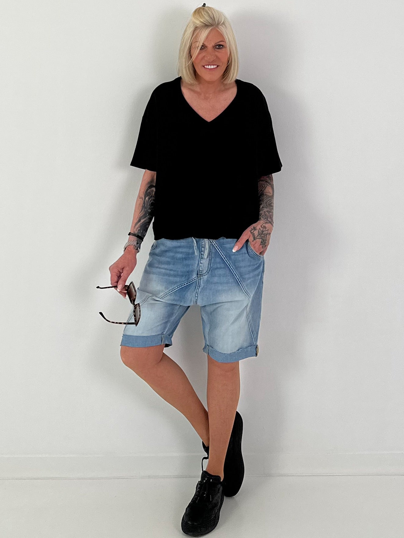 Ruched Hem T-Shirt - Black