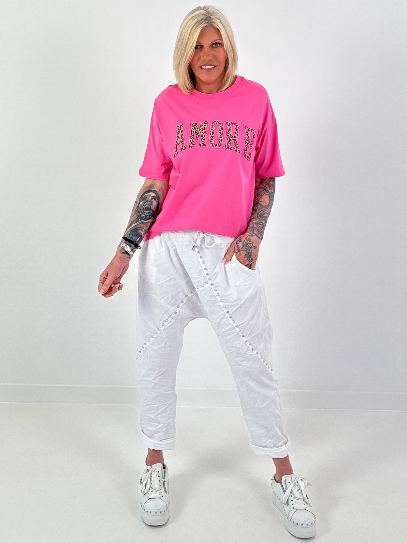 Baggy mit Nieten-Details - weiss