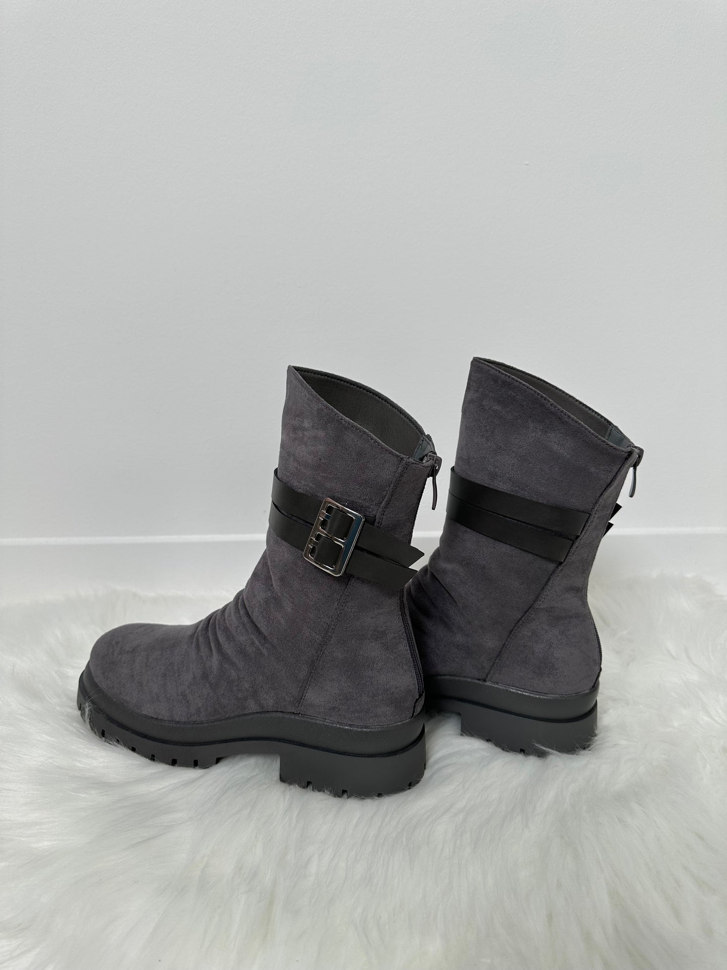 Bootie model "Buckle" - anthracite