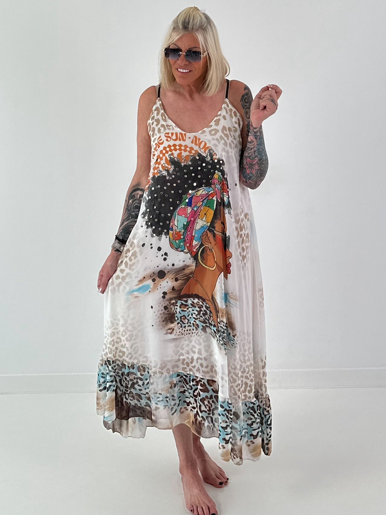 Luftiges Kleid mit verstellbaren Trägern - weiss-leo-mehrfarbig