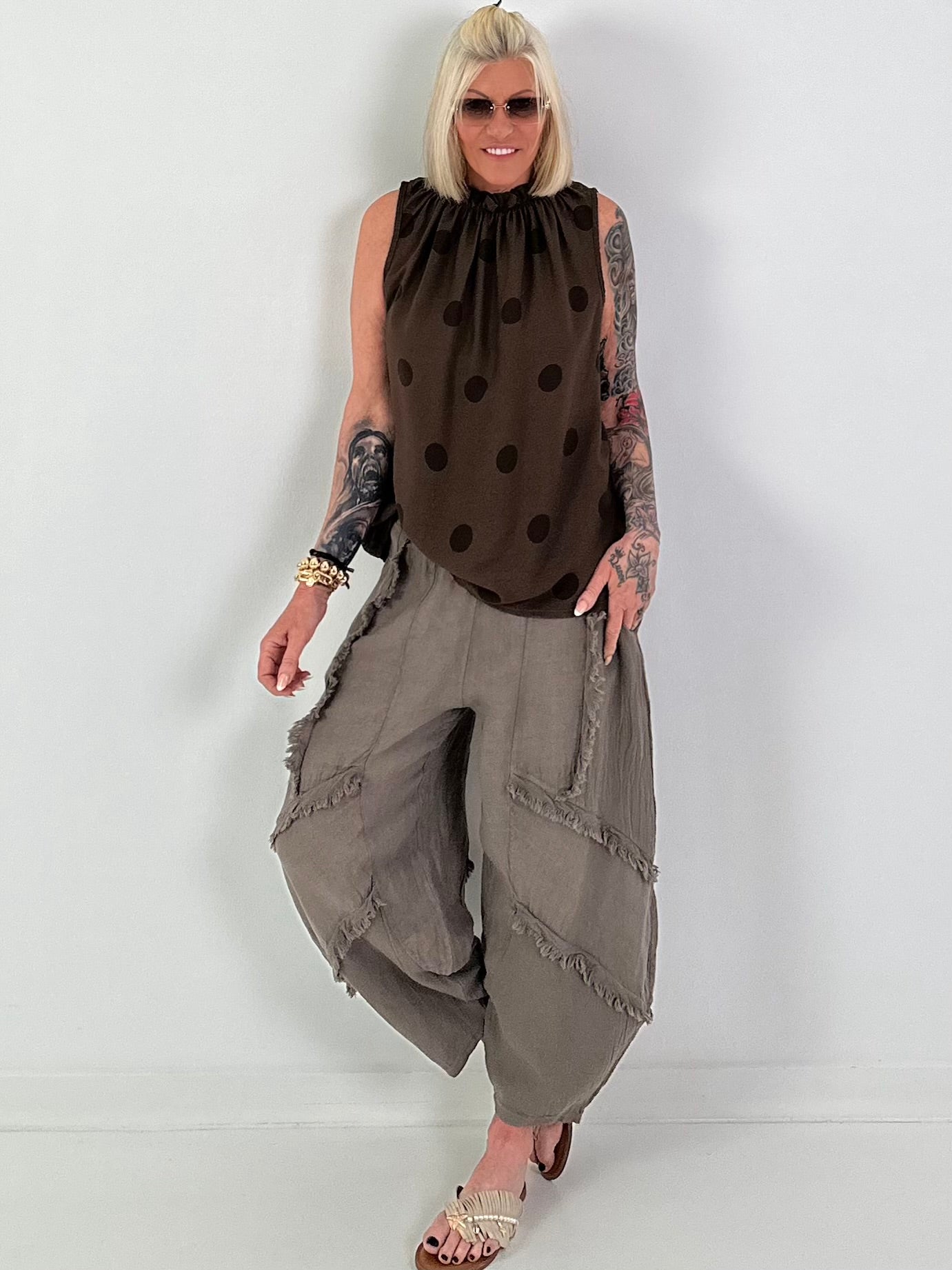 Polka dot top with ruffled collar - chocolate dark brown