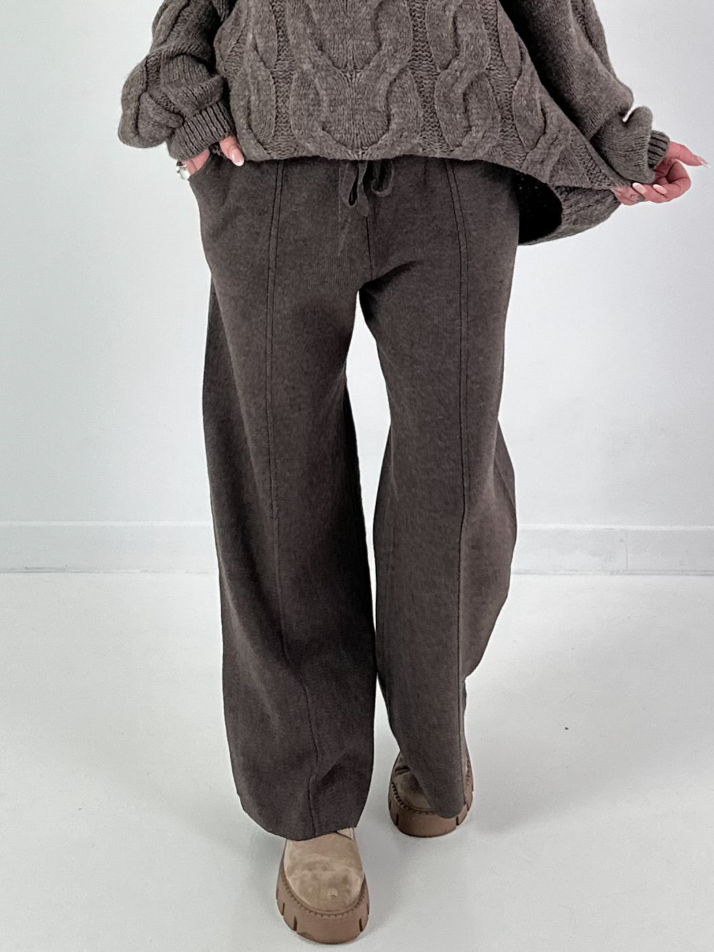 Knitted trousers model "Weave&amp;Wear" - brown