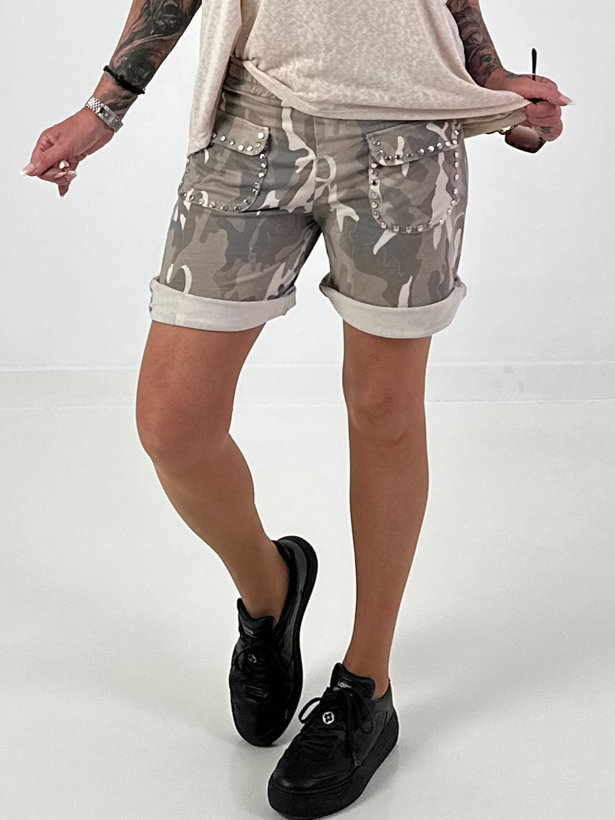 Sweat Short Camouflage mit Nieten - beige-mehrfarbig