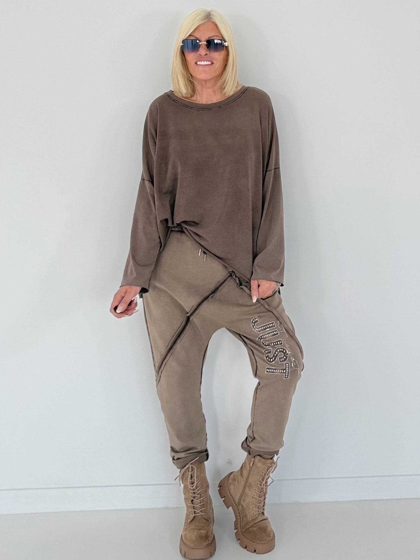 Sweat Baggy mit Strassapplikation - schoko