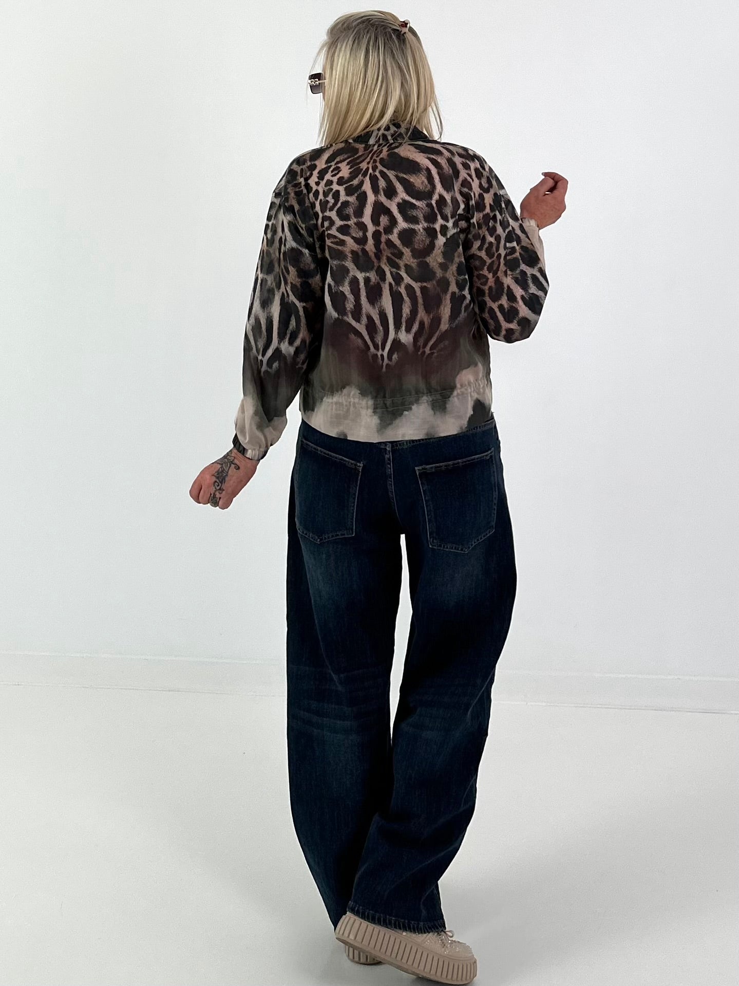 Blusenjacke mit Print - leo-khaki