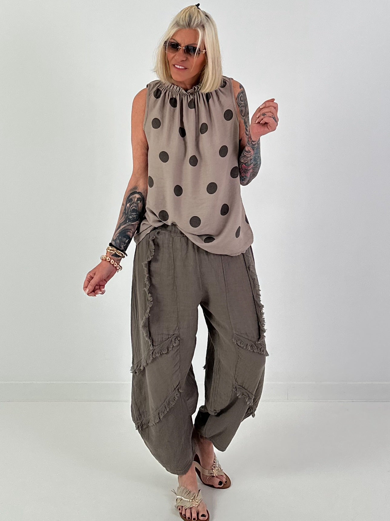Polka dot top with ruffled collar - taupe-dark brown