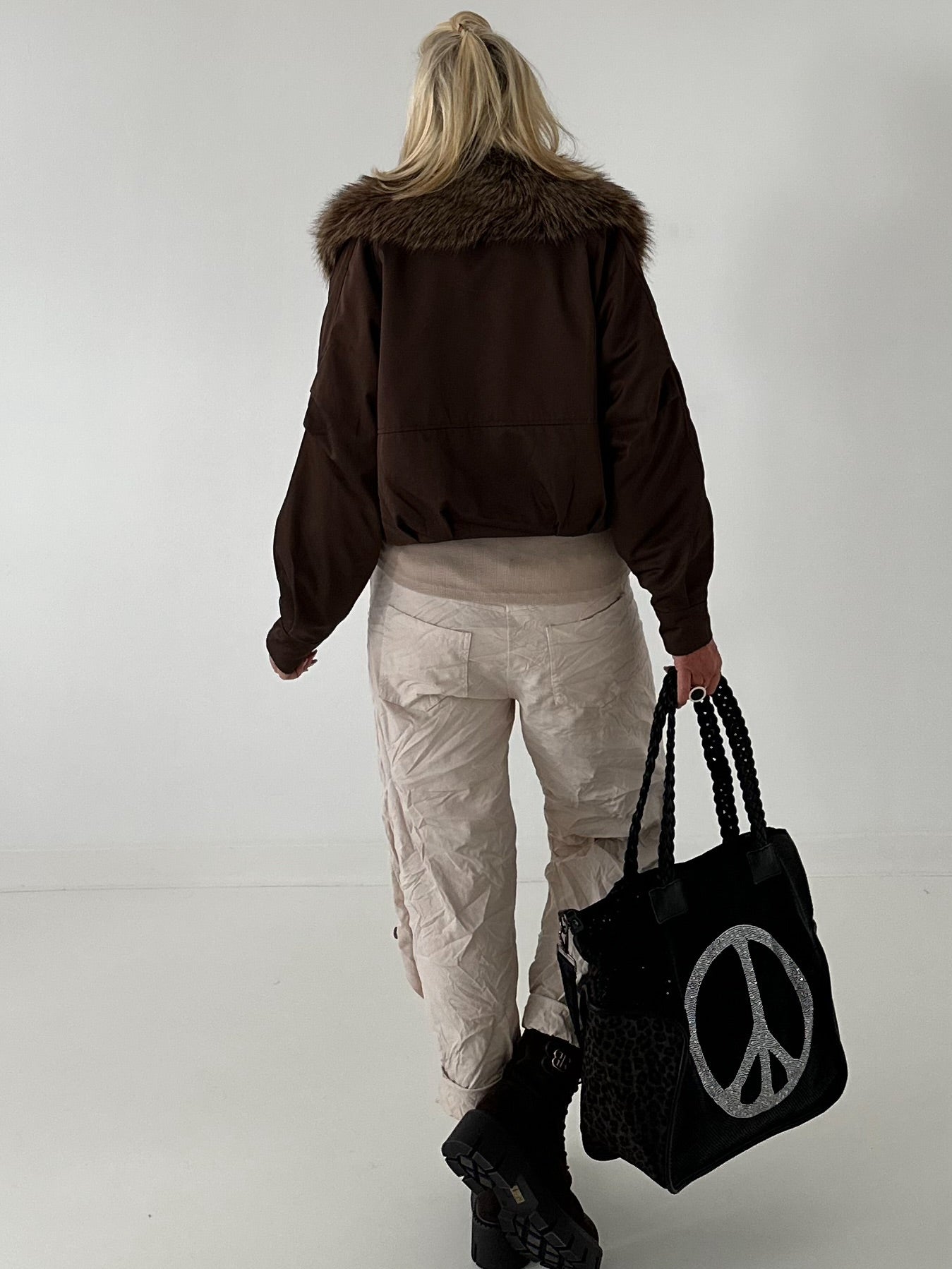 Jacke mit Fellkragen - mokka