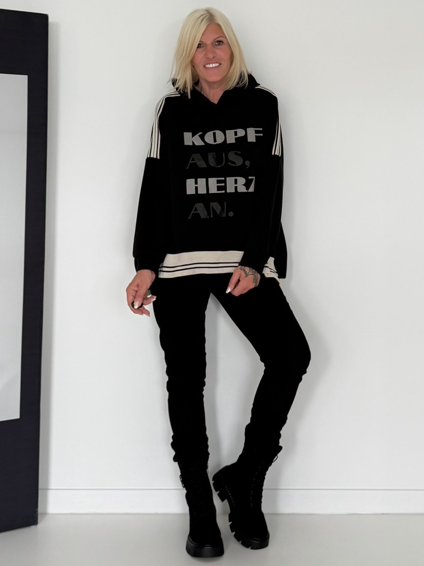 Oversized Hoodie Kopf Aus, Herz An! - schwarz
