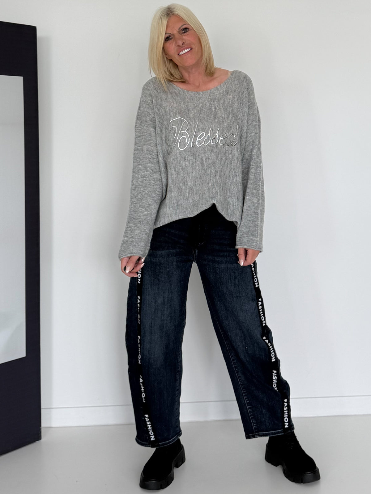 Pullover Blessed - grau