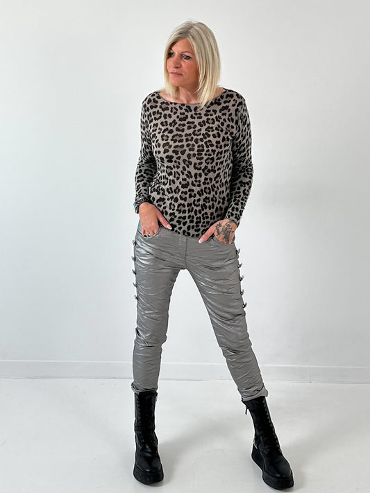 Softes Leo Basic Shirt Modell "Wild Skin" - taupe