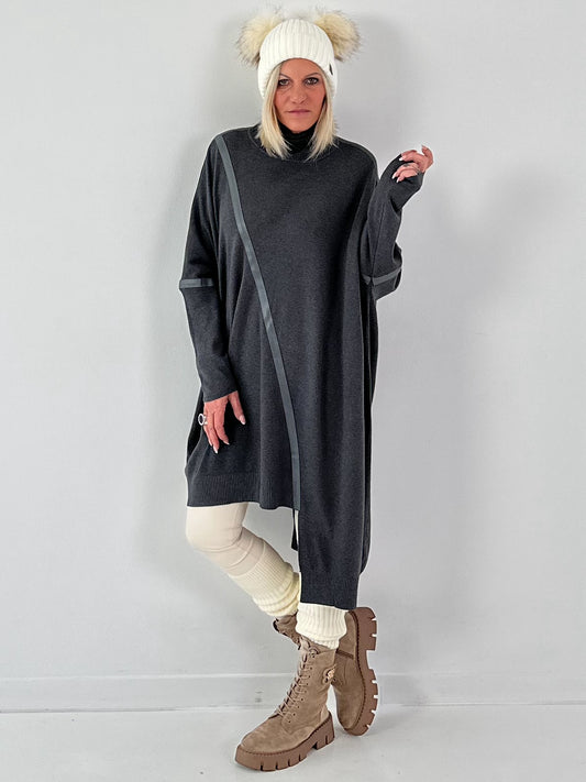 Asymmetrischer oversized Pullover Modell "Line Affair" - grau