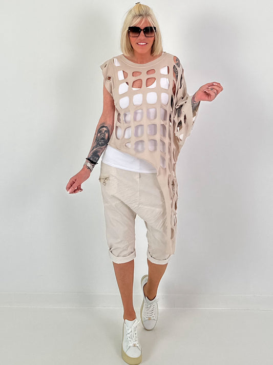 Shirt met all-over cut-outs en oogjes - beige (leverbaar vanaf 11-05-26)