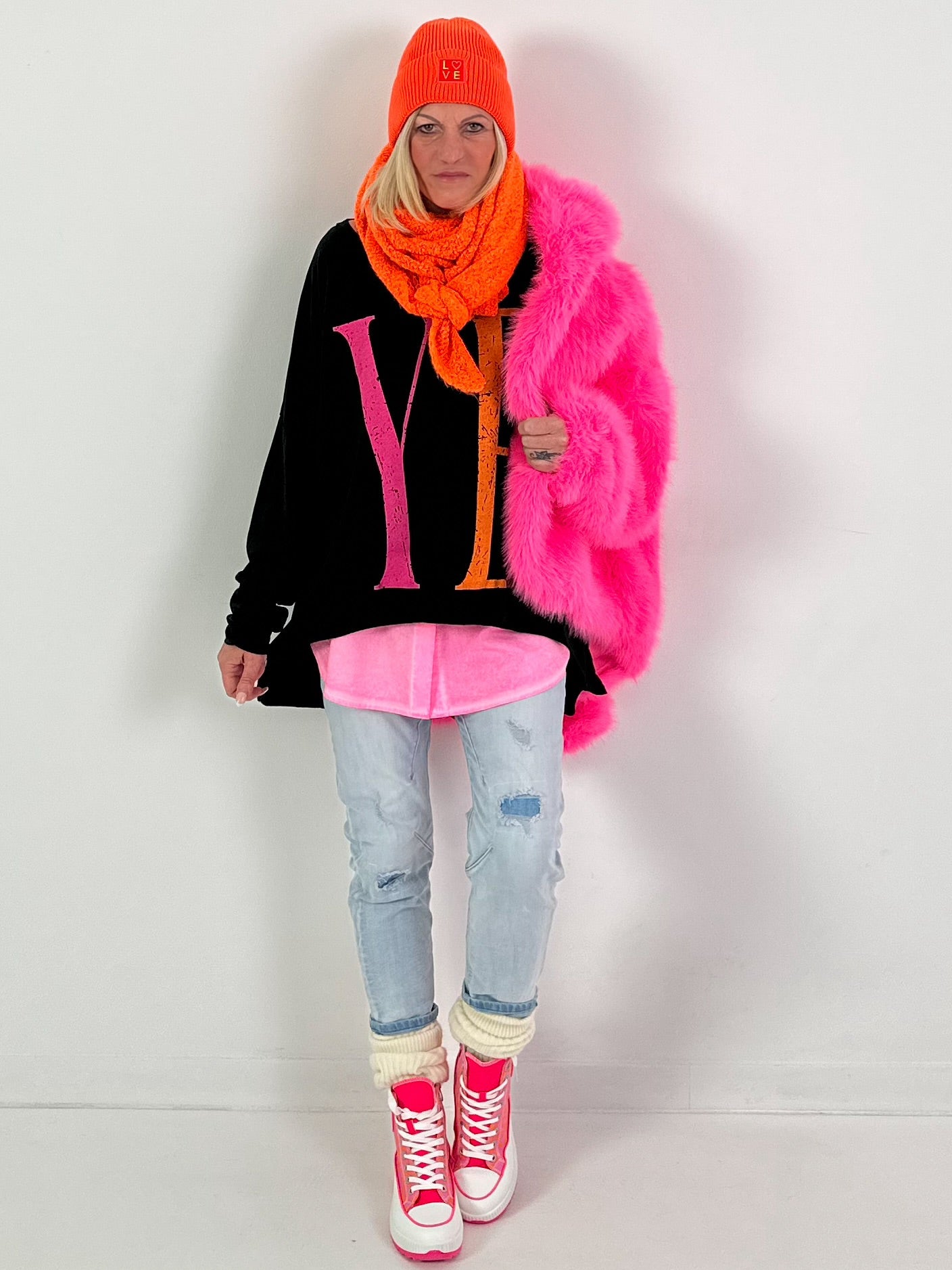 Oversized shirt model “YEAH” - black