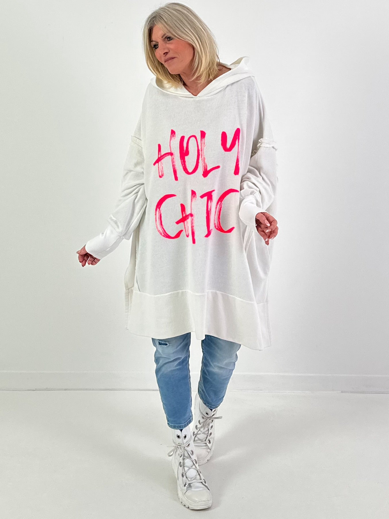 Oversized Hoodie Modell "Holy Chic" - weiss-neonpink