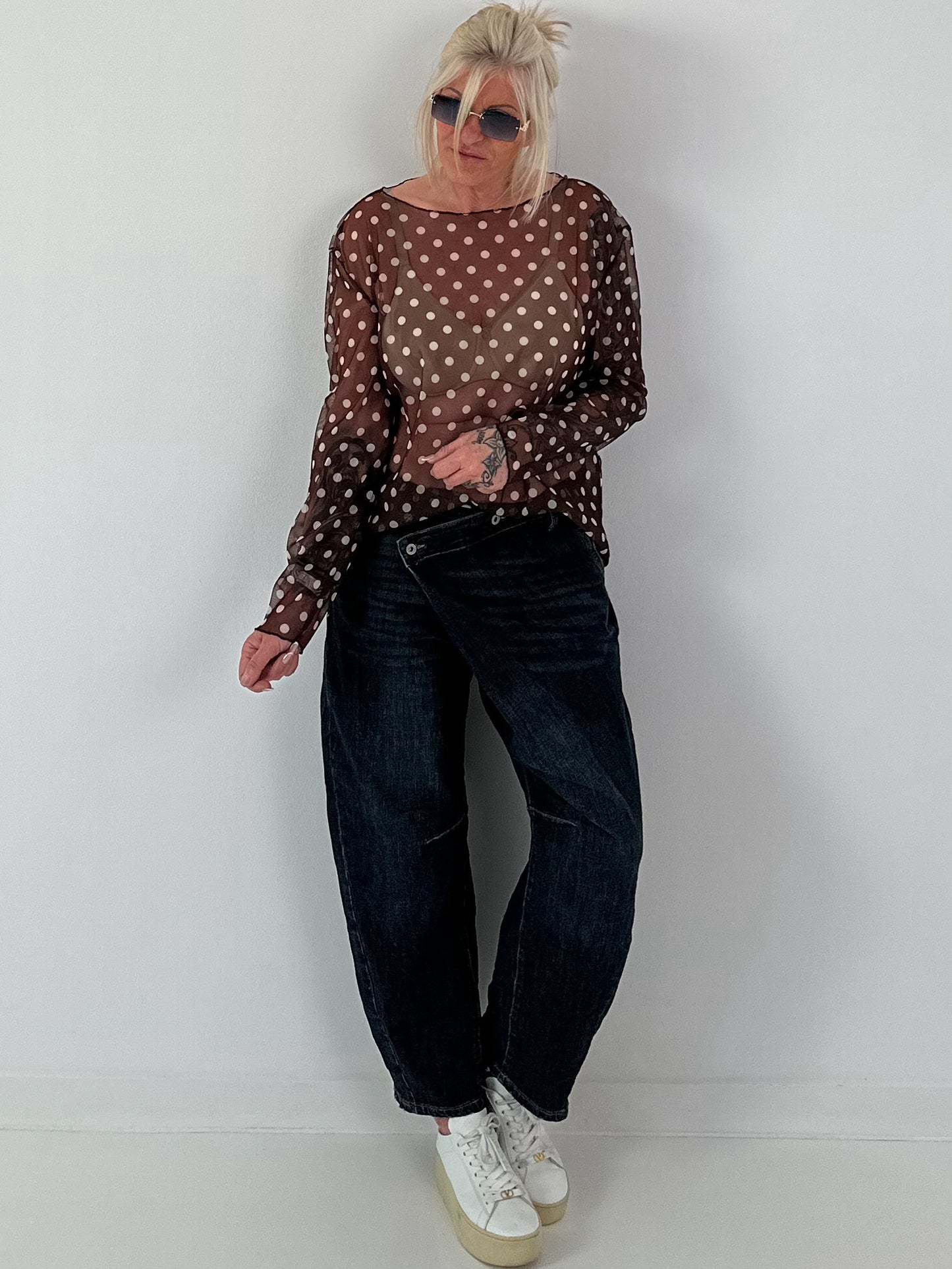 Mesh Shirt mit Punkten - mokka