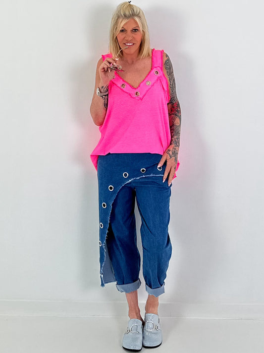 Oversized Top mit silbernen Ösen - neonpink