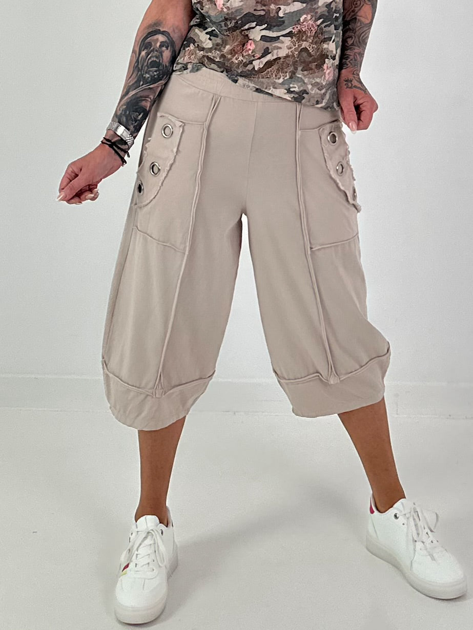 Casual sweatpants with eyelet details - beige