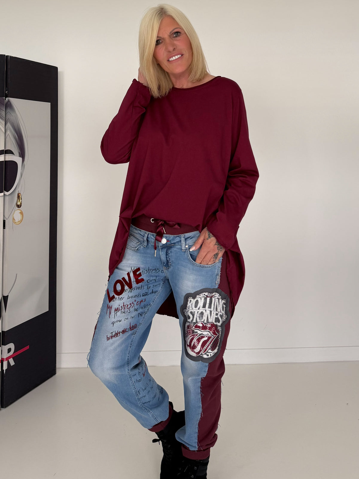 Jogg-Jeans im Used Look Love & Rock - denim-burgundi