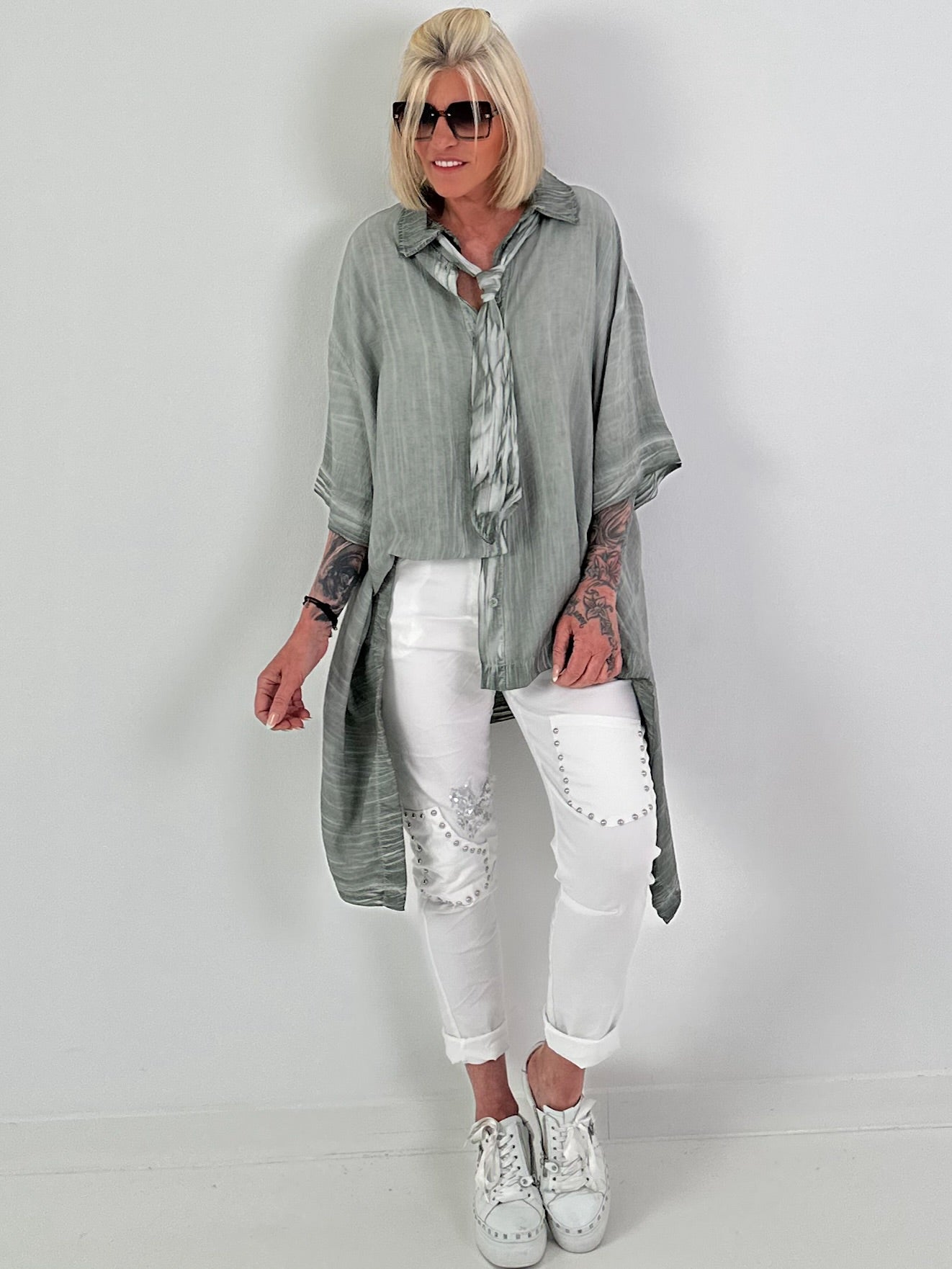 Oversized Bluse asymmetrisch mit Krawatte - khaki