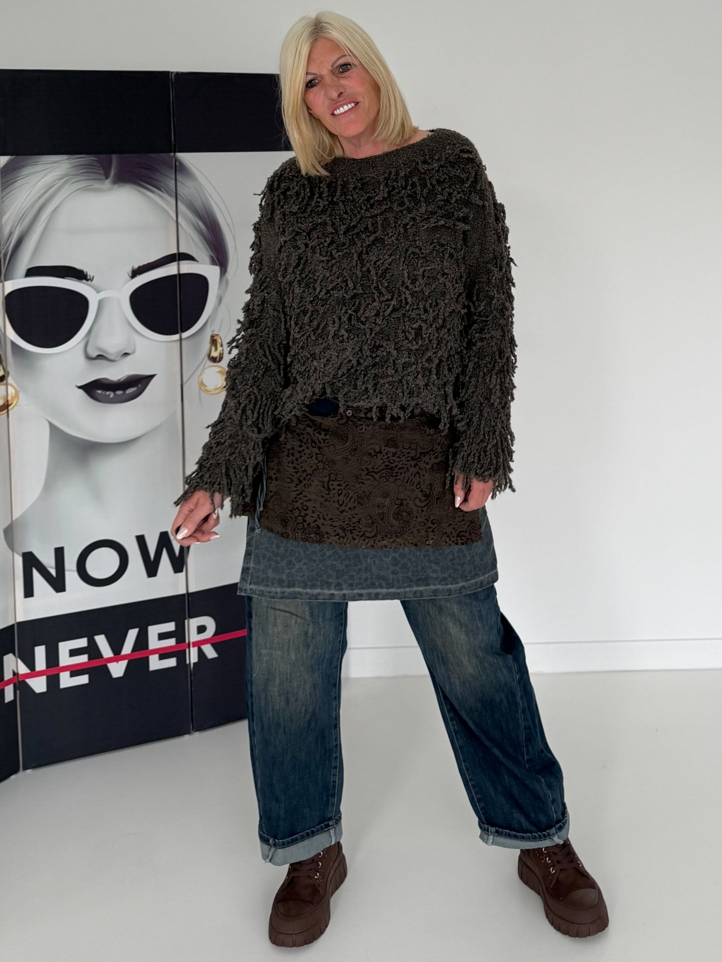 Kuschliger Pullover mit Fransen - mokka