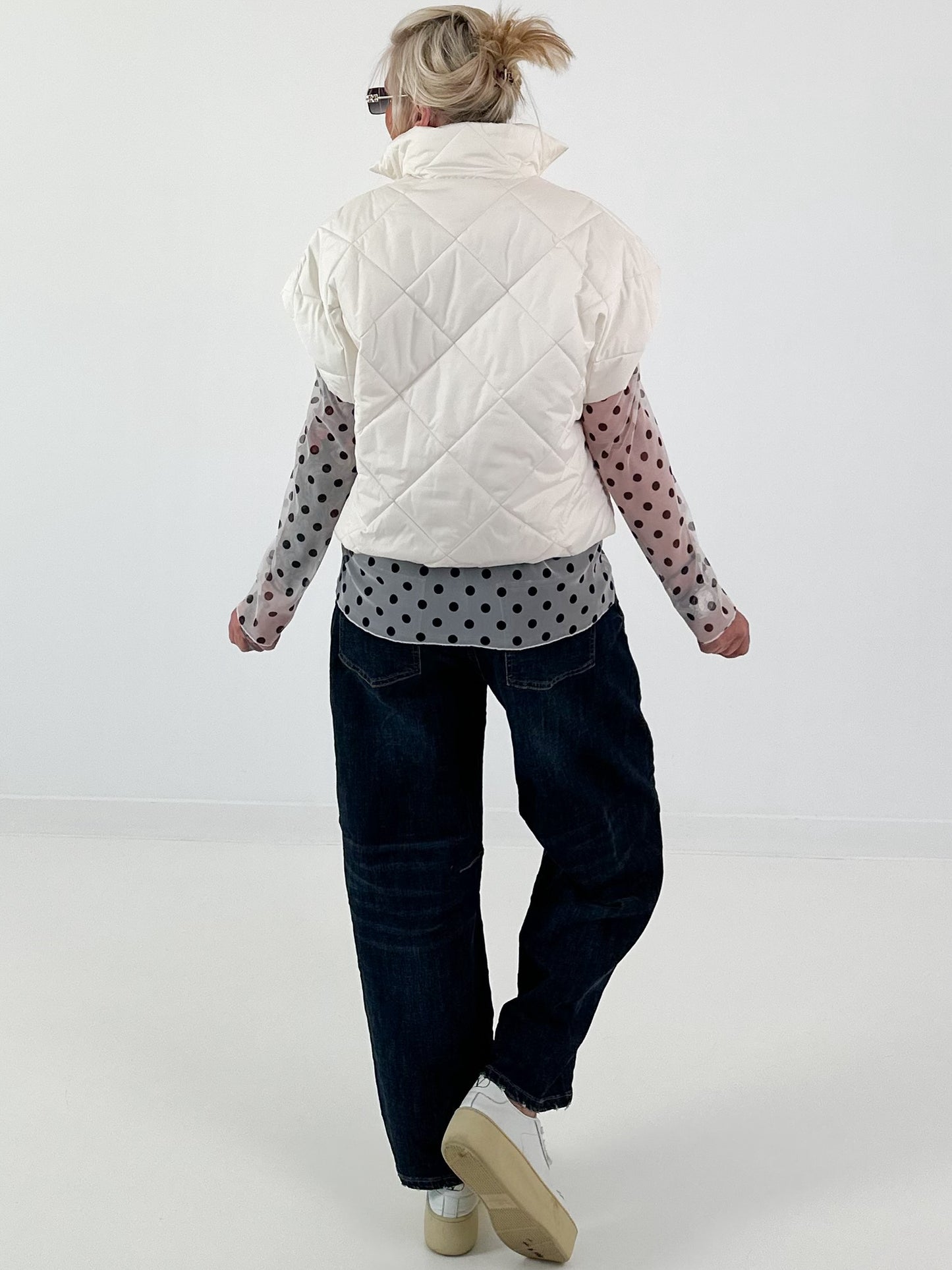 Weste mit besonderen Verschlussdetails - creme