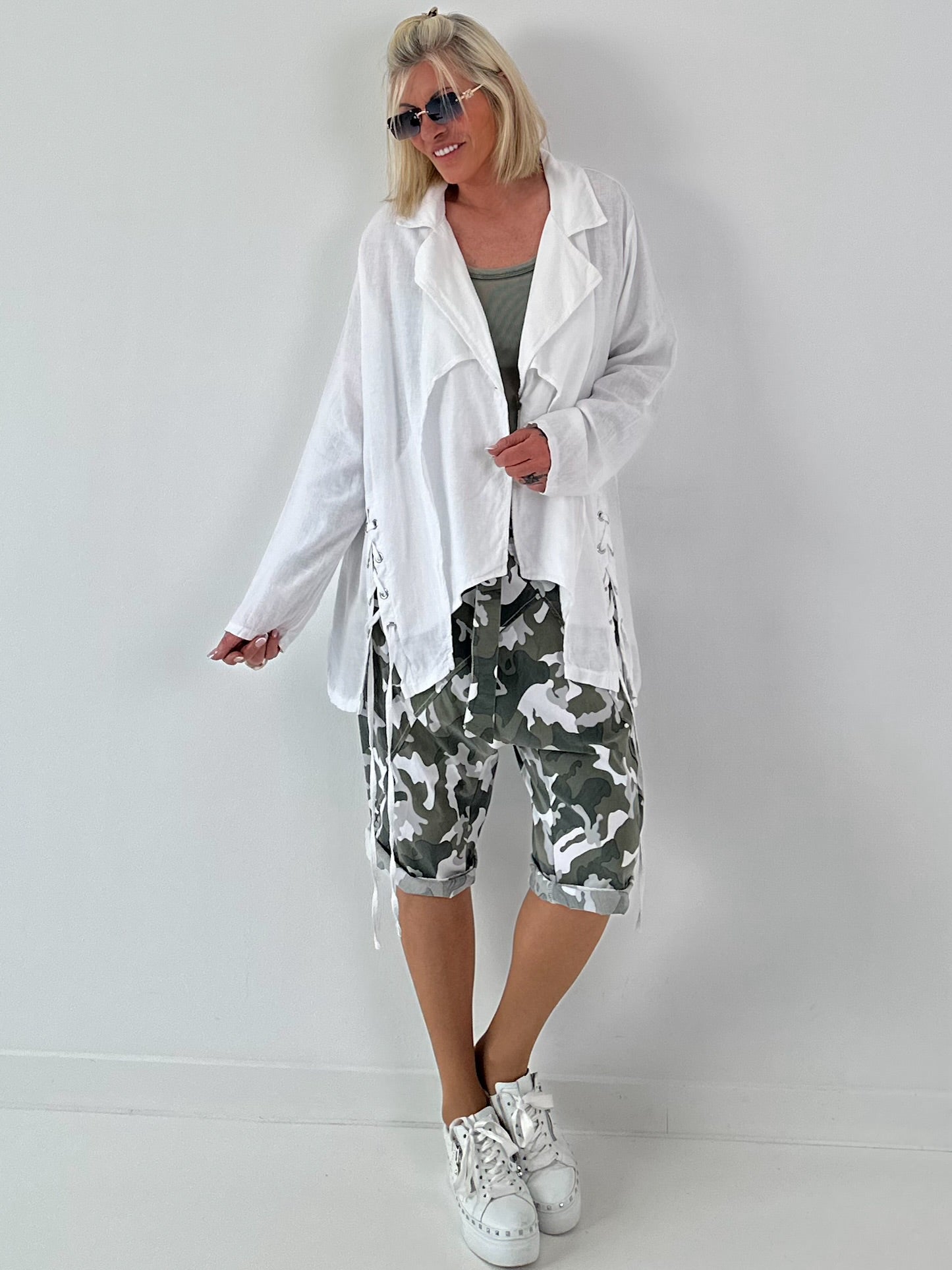 Fancy linen jacket with side lacing - white