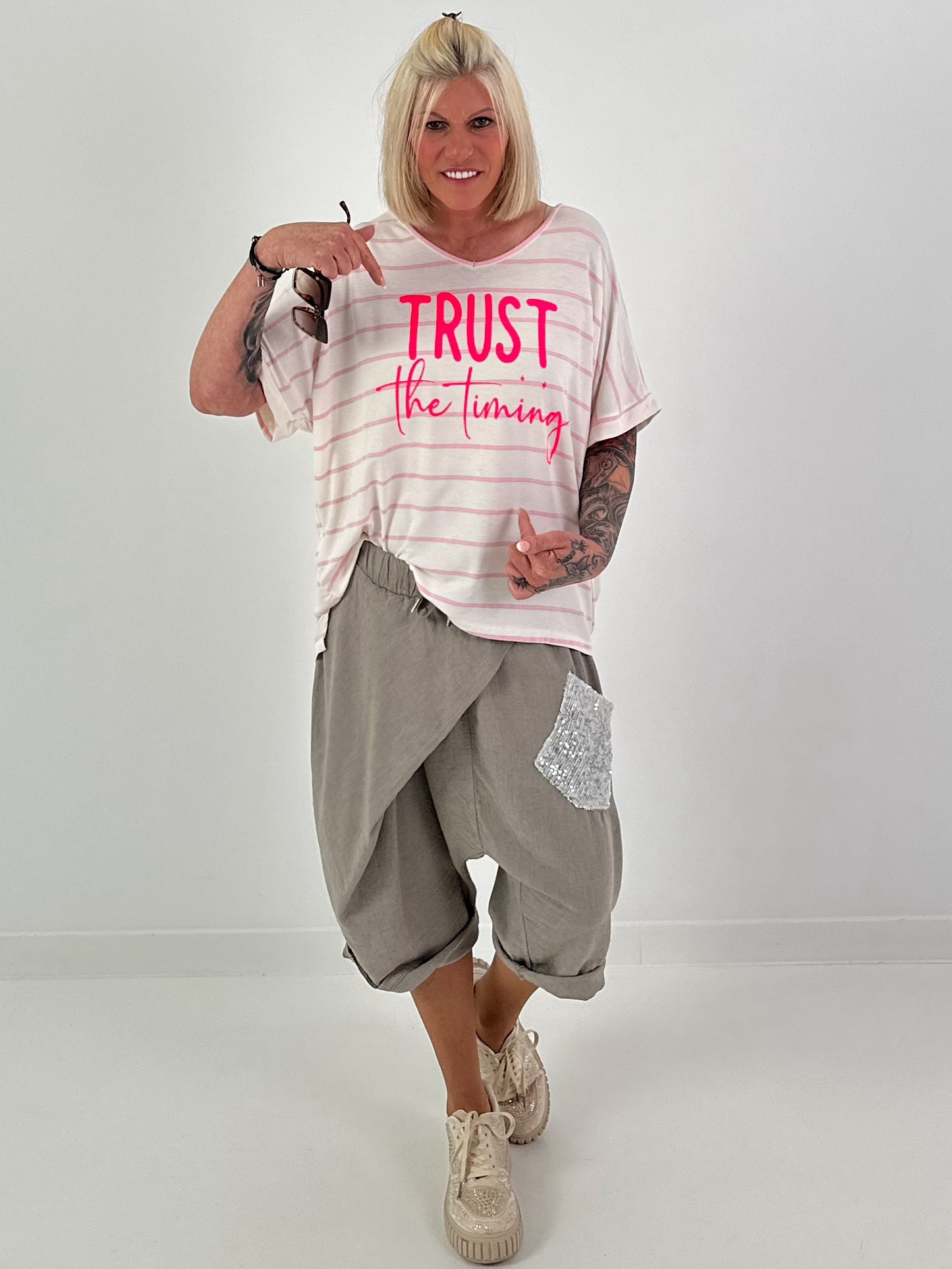 T-Shirt Trust the Timing - ecru-rosa