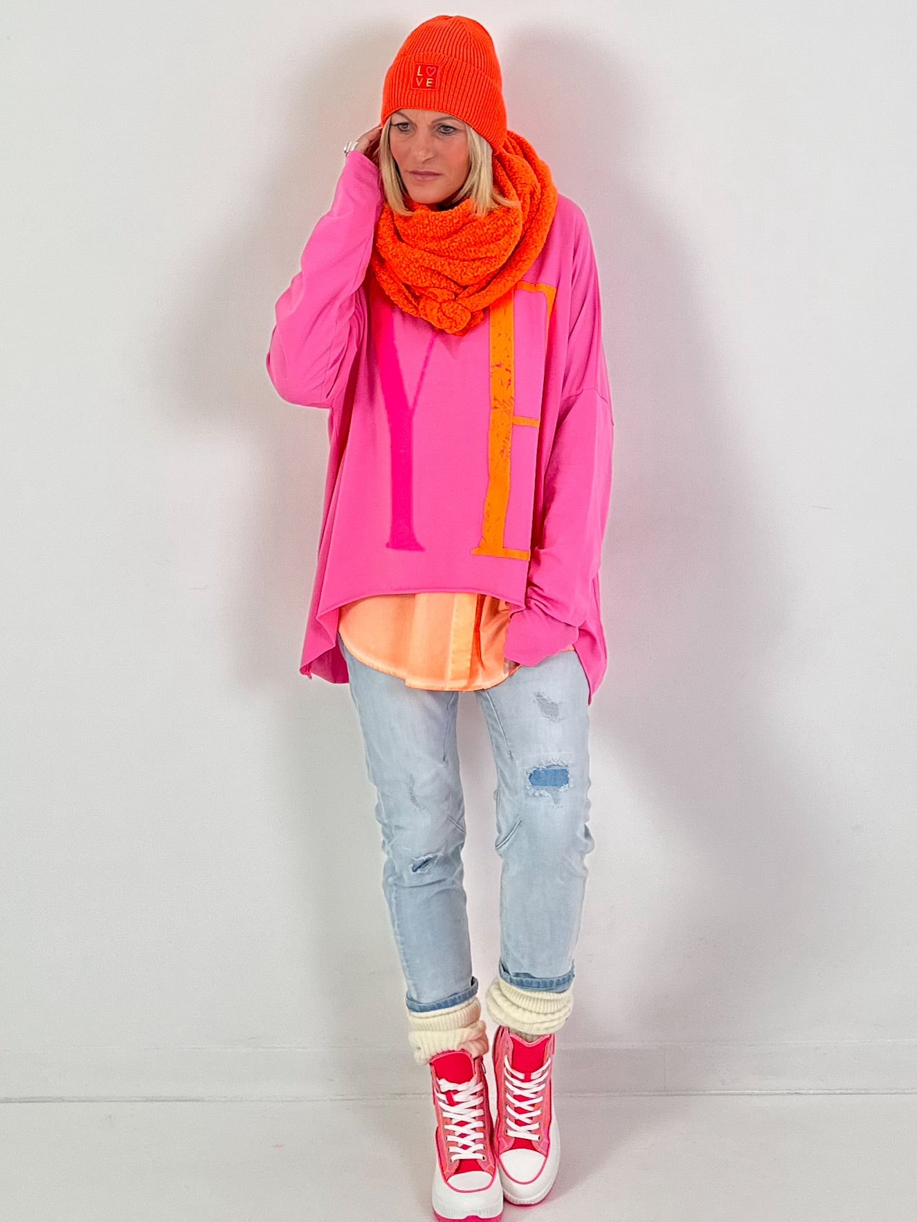 Oversized shirt model "YEAH" - bubble pink